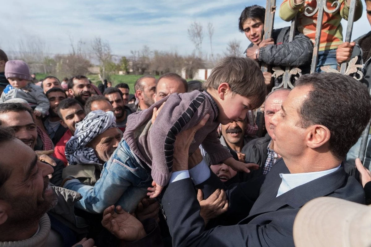 Ο λαός υποδέχεται τον ηγέτη του – Εκπληκτικές εικόνες με τον πρόεδρο Μπασάρ αλ-Ασαντ